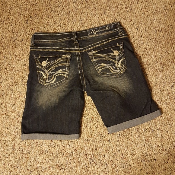 Hydraulic blue jean shorts - Picture 3 of 3
